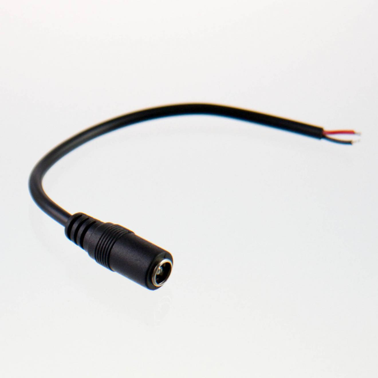 Conector hembra DC 5,5mm / 2,1mm con extremos abiertos